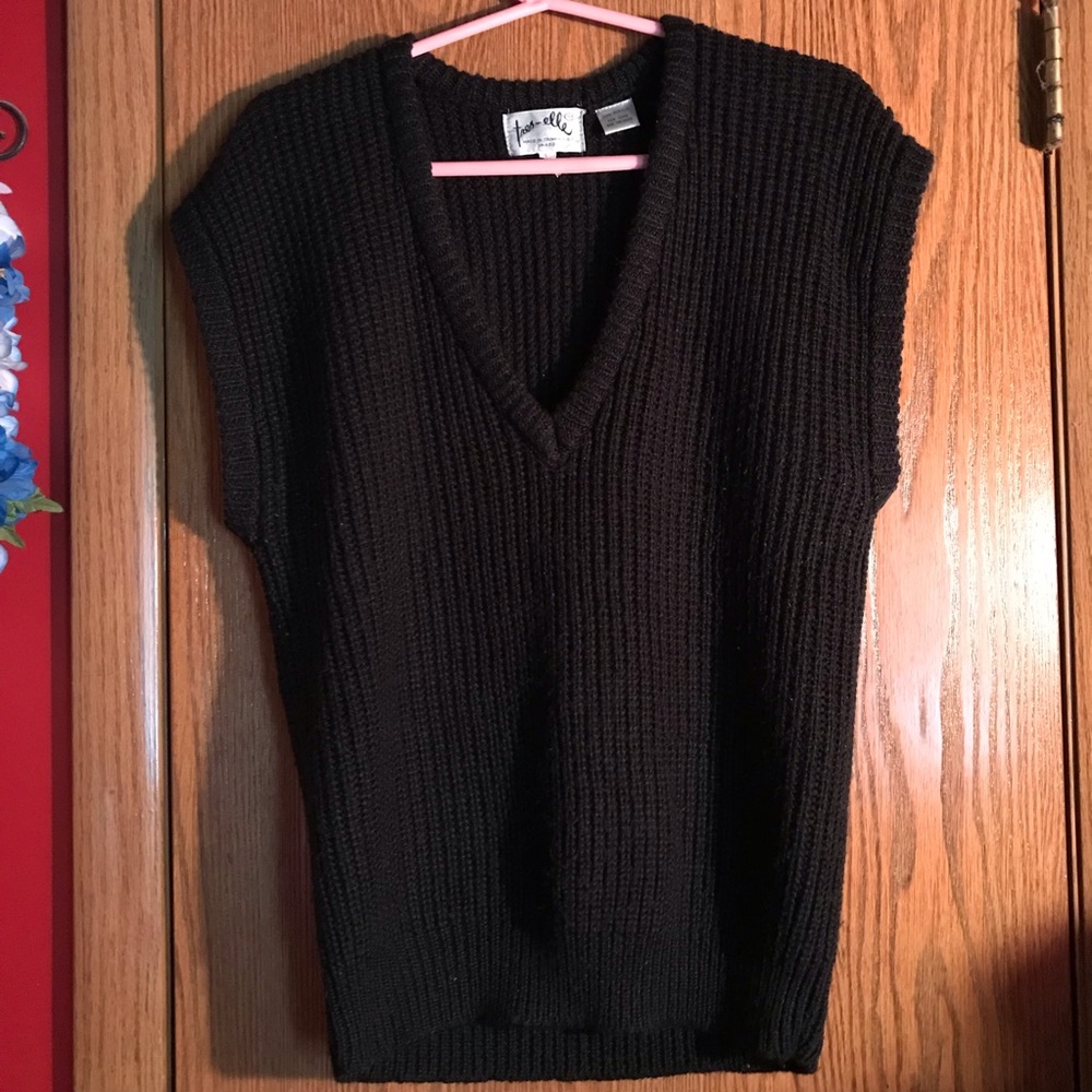 ❄️2/$25❄️.  Black Vest/ Sweater/Shirt